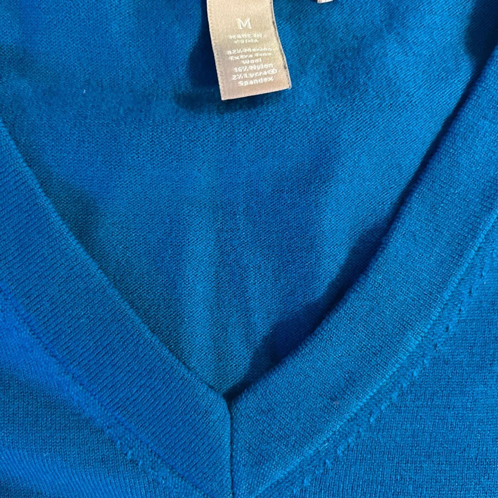 Banana Republic Sweater
 Bundle 

Medium
Merino wool - Picture 2 of 4